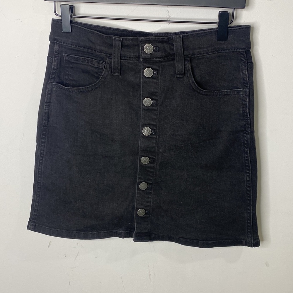Madewell Stretch Denim Straight Mini Skirt in Black Frost: Button-Front Edition - Picture 3 of 8